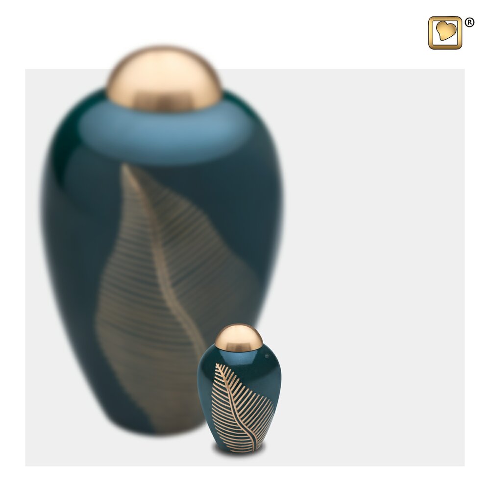 Elegant Leaf Emerald (Keepsake)